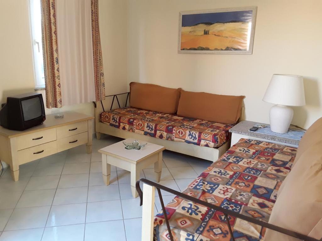 Rocciarossa Apartamento Isola Rossa Exterior foto